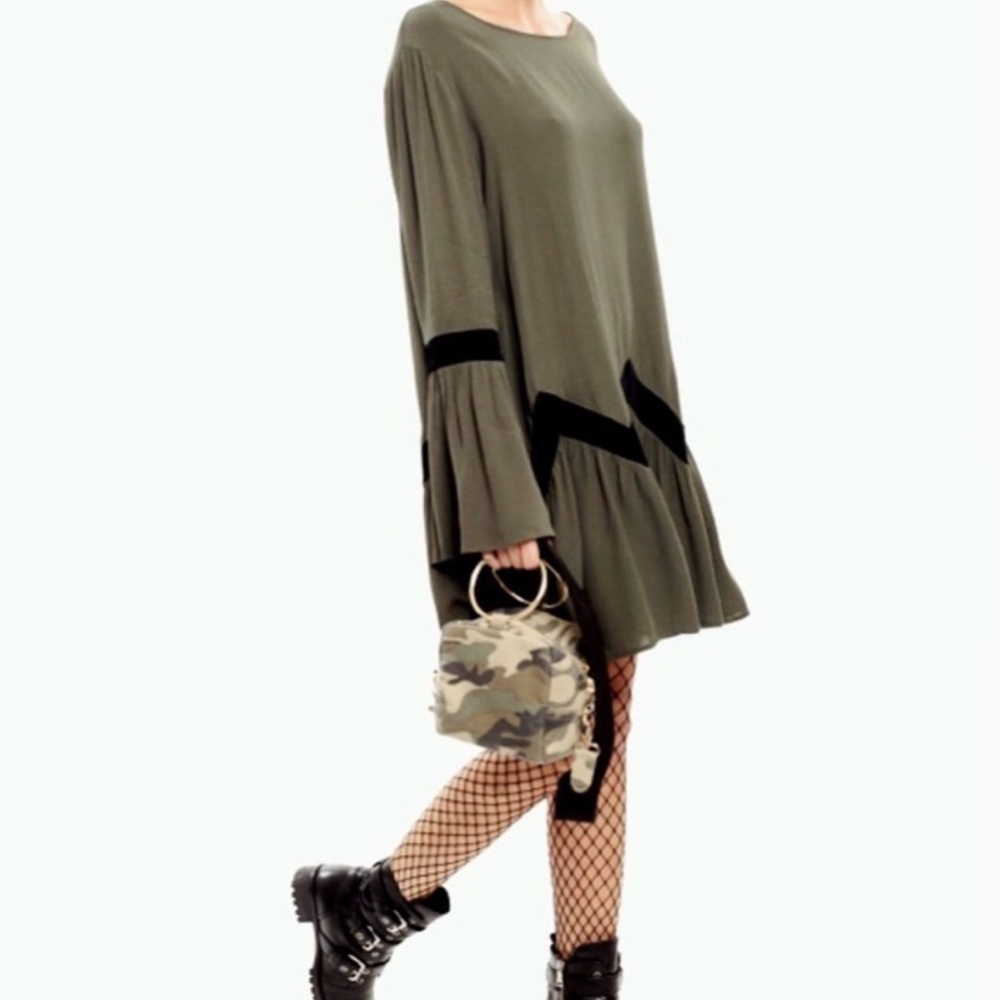 Muche et Muchette Green Boho Chic Dress Velvet Trim Bell Sleeve Sz L